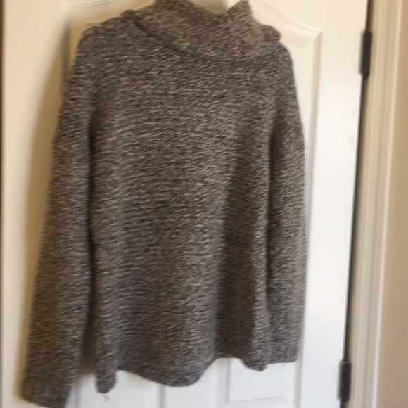 Black and tan Cowell neck sweater - Picture 4 of 4